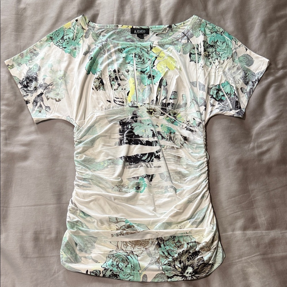 A. Byer White Floral Ruched Short-Sleeve Tee with Mint Accents, size M